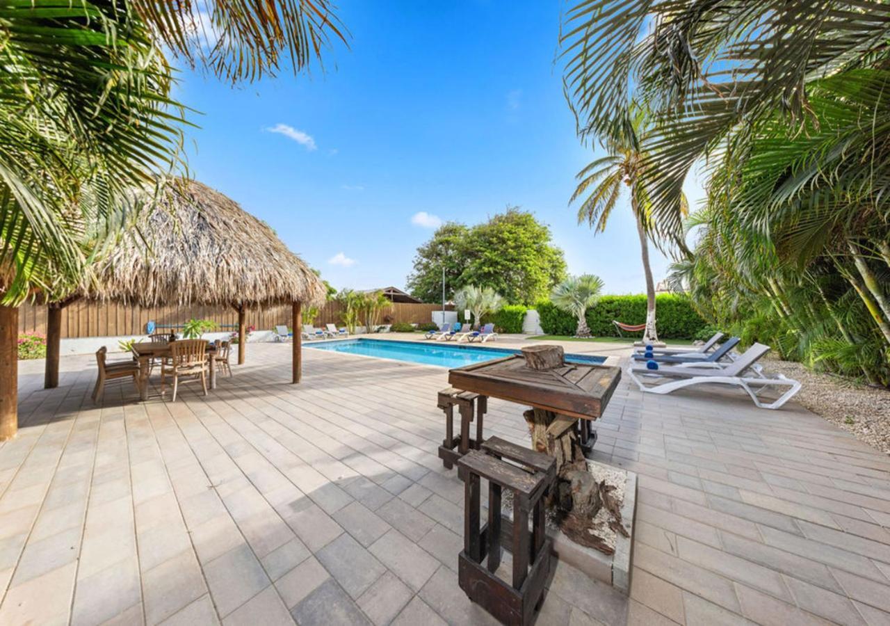 Turibanaplaza Apartment Palm Beach Exterior photo