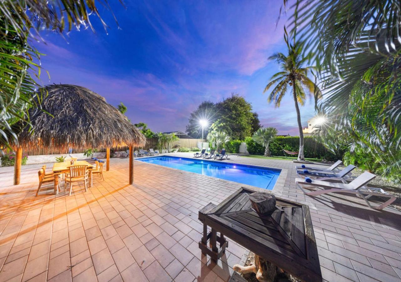 Turibanaplaza Apartment Palm Beach Exterior photo