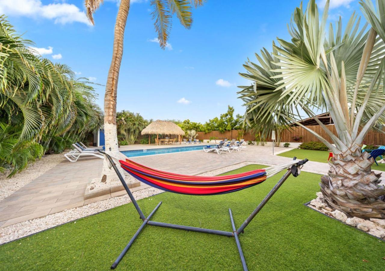 Turibanaplaza Apartment Palm Beach Exterior photo